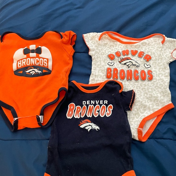 NFL Broncos Baby Bodysuit Set - Orange, Navy, White - Picture 1 of 2